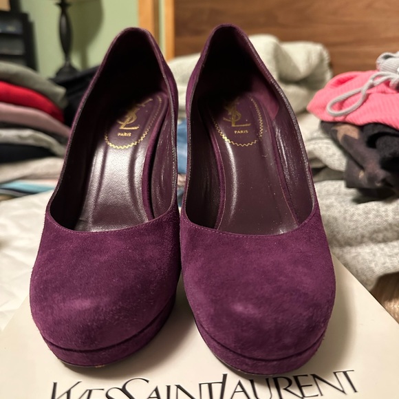 YSL Tribute 90 pump in dark magenta - Picture 12 of 12